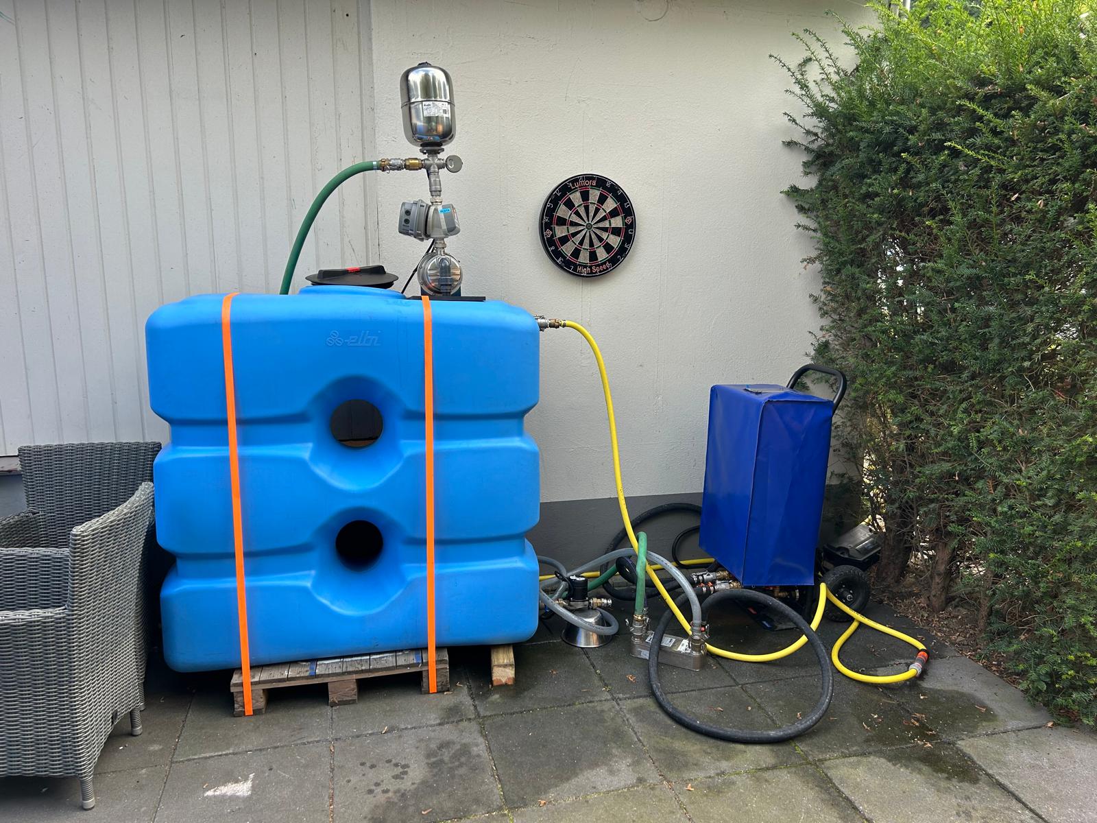 Buffervat van 1.000 liter met industriële warmwatervoorziening voor mobiele douches in Berg en Terblijt