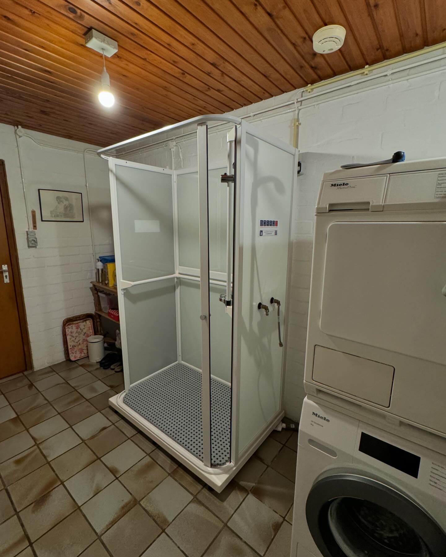 Mobile Dusche mit niedrigem Einstieg