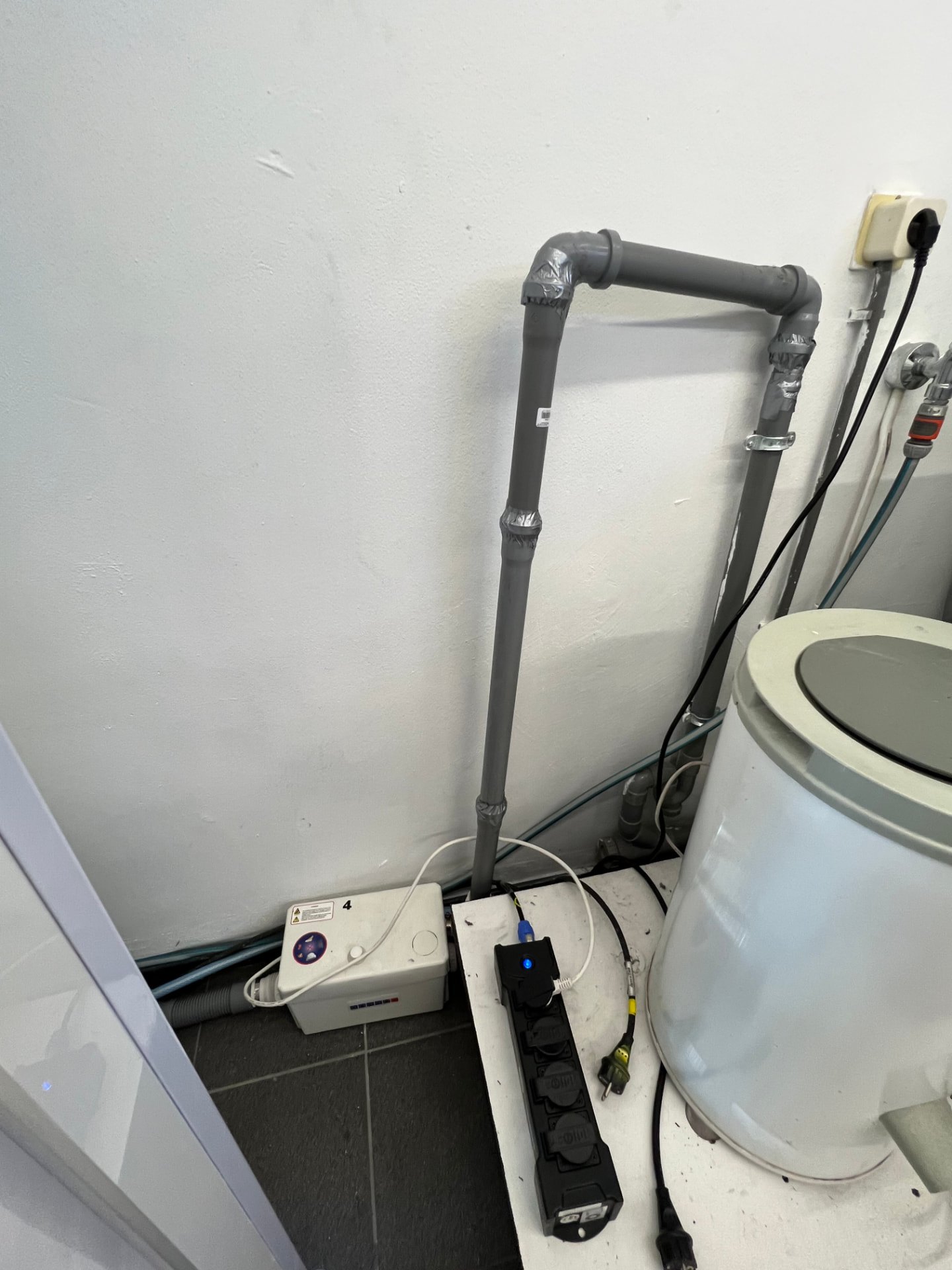 Vuilwaterpomp voor afvoer mobiele douchecabines